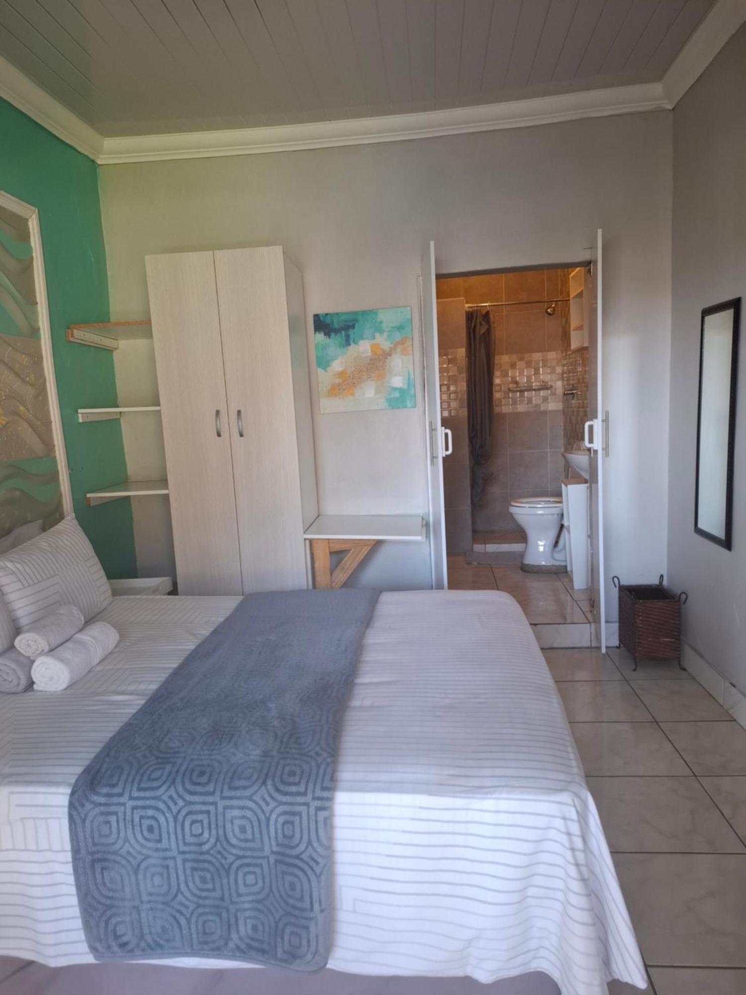 Vicky B Bed And Breakfast Mogwase Chambre photo