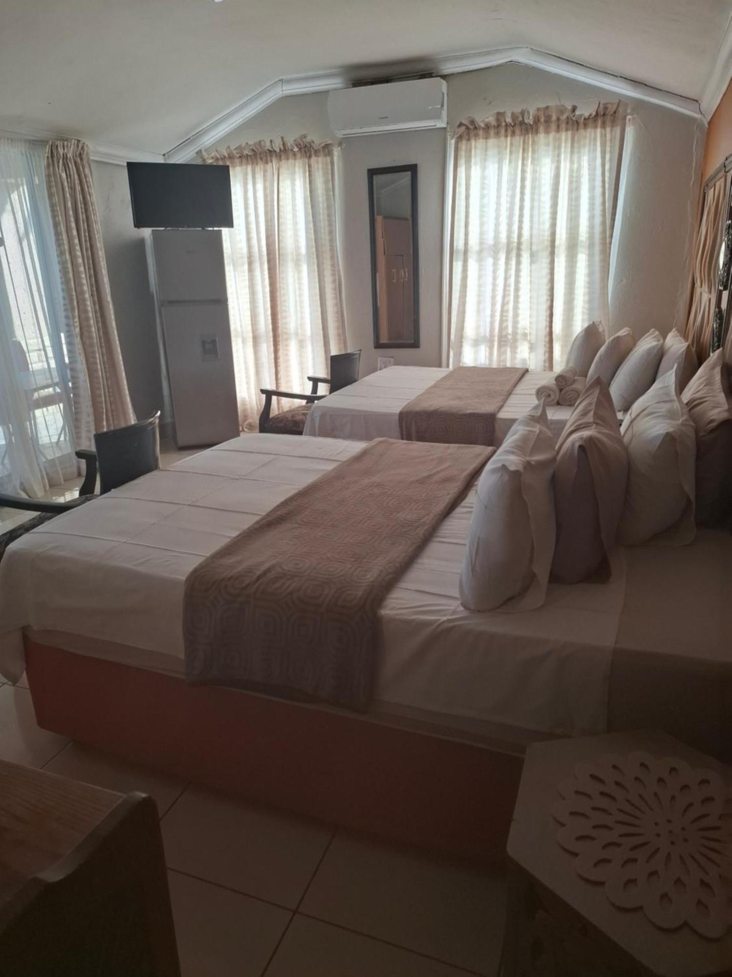Vicky B Bed And Breakfast Mogwase Extérieur photo
