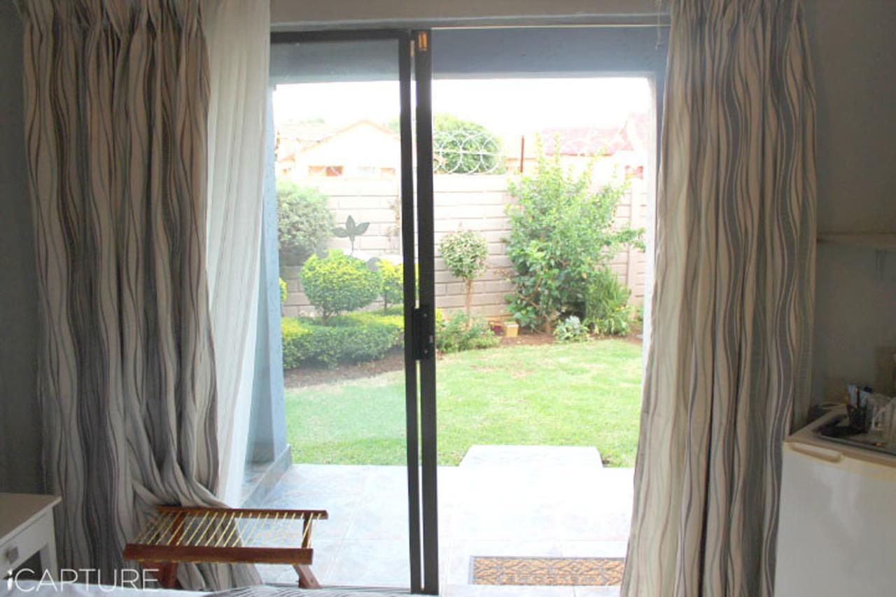 Vicky B Bed And Breakfast Mogwase Extérieur photo